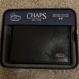 Chaps Genuine Leather Card Holder with RFID